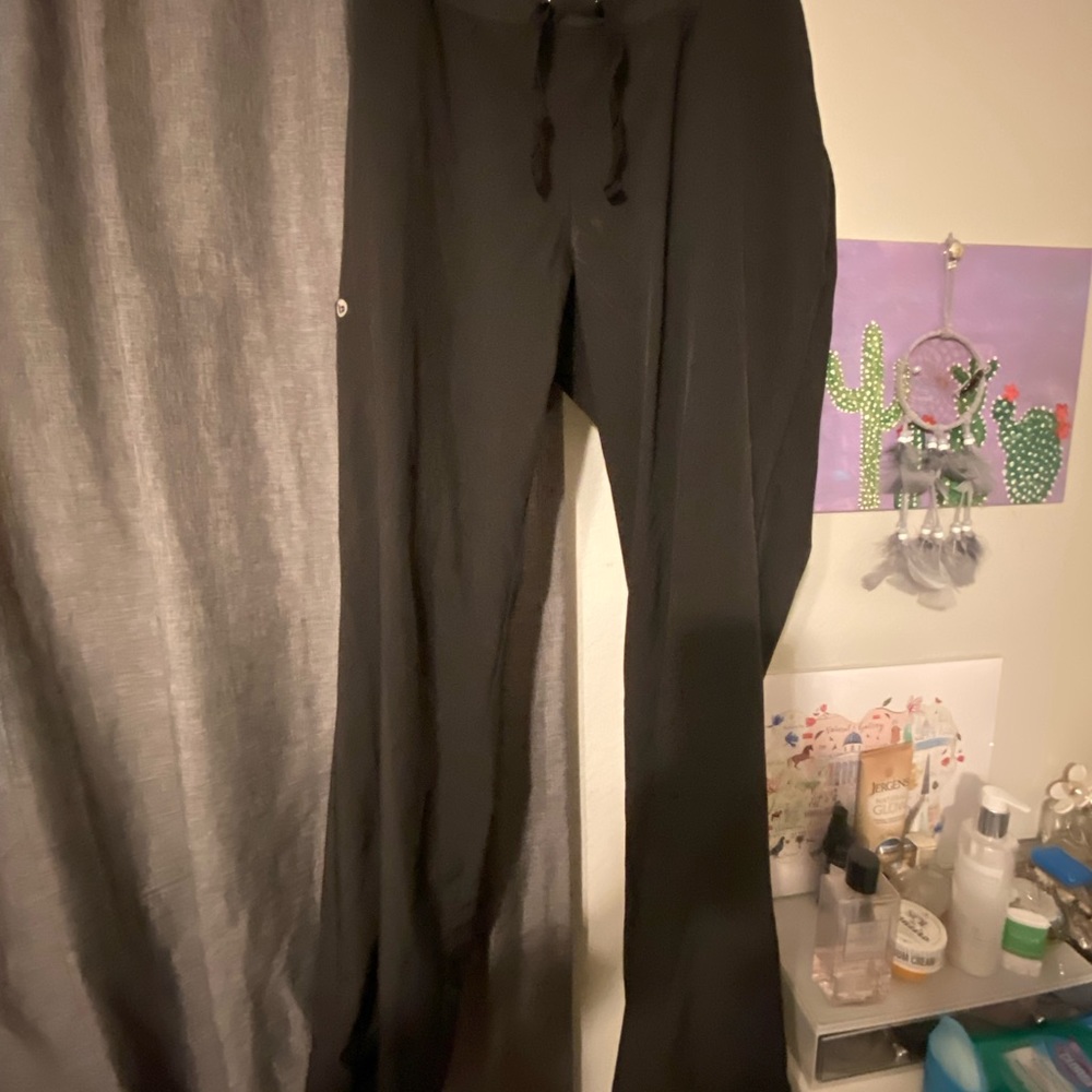 BARCO ONE 5 pocket knit waist and scrub bottoms in Size M. Color: Black